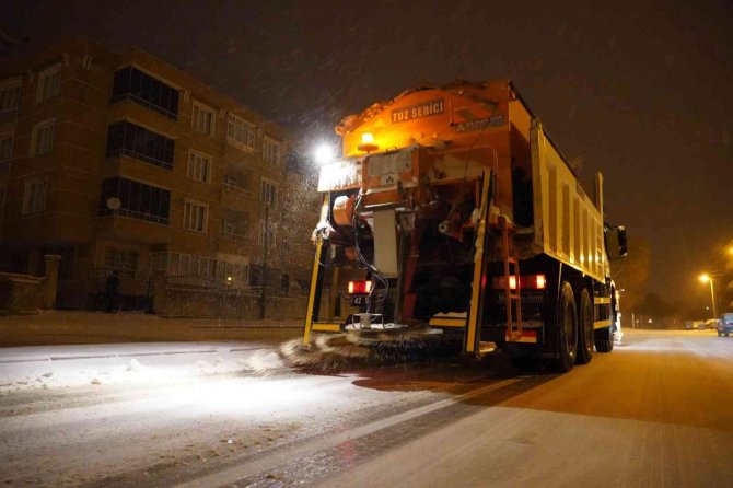 Selçuklu’da kar mesaisi yeniden başladı