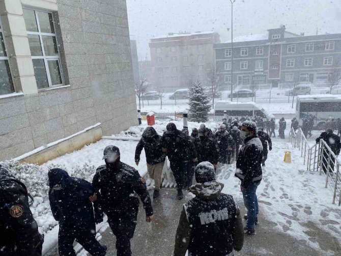 Usulsüz engelli raporu sağlayan 67 şüpheli adliyeye sevk edildi