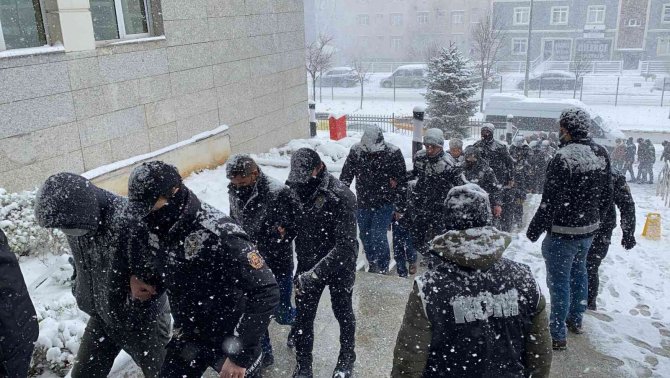 Usulsüz engelli raporu sağlayan 67 şüpheli adliyeye sevk edildi