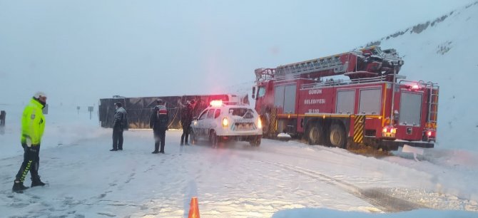 Yolcu otobüsü devrildi! 36 yaralı