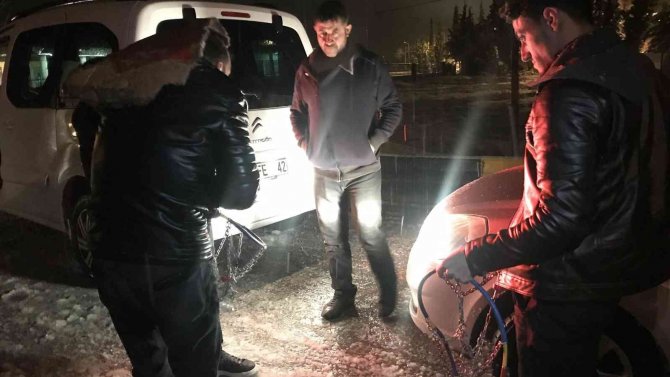 Antalya-Konya karayolu araç trafiğine kapatıldı