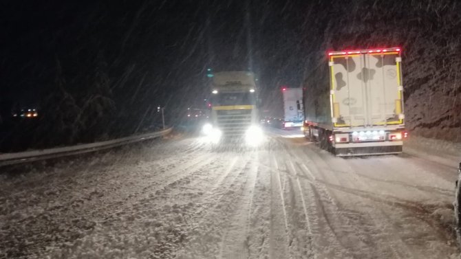 Antalya-Konya karayolu araç trafiğine kapatıldı