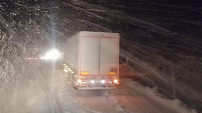 Antalya-Konya karayolu araç trafiğine kapatıldı