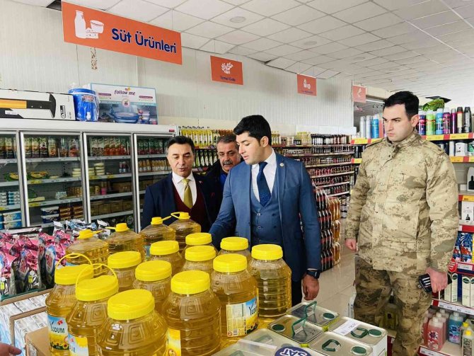 Marketlerin depoları denetlendi