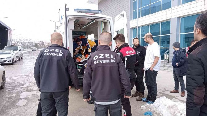 Olimpik havuzda boğulma tehlikesi geçiren vatandaşın hayati tehlikesi sürüyor