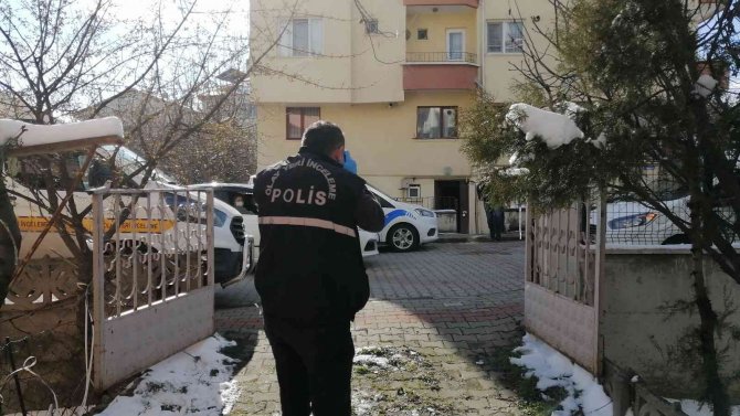 Tartıştığı eşini silahla bacağından vurdu