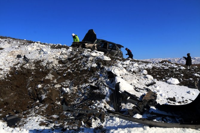 Sivas'ta şarampole devrilen otomobilin sürücüsü yaralandı