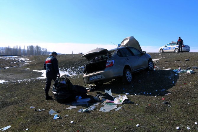 Sivas'ta şarampole devrilen otomobilin sürücüsü yaralandı
