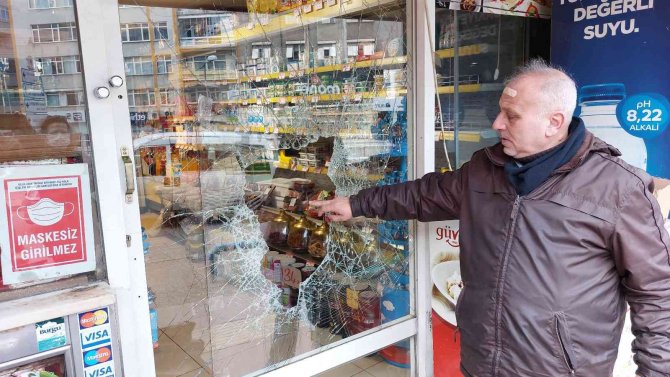 700 liralık camı kırıp, içeriden bozuk para çaldı