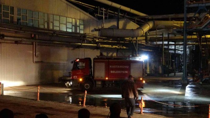 Ağaç fabrikasında yangın