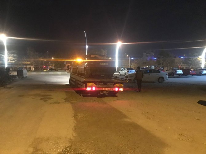 Alkol uygulamasına kendi alkolmetre aparatıyla girdi