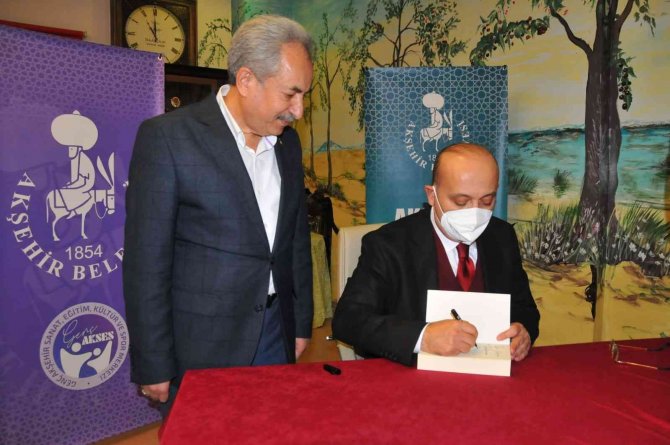 Eski Başbakan Yardımcısı Akdoğan’dan söyleşi ve imza günü