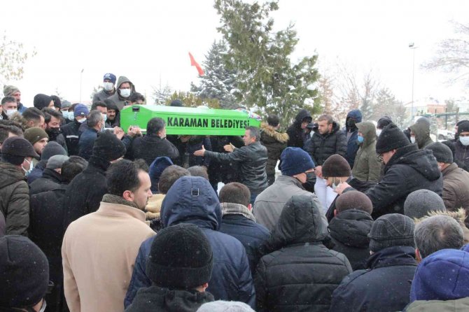 Hayatını kaybeden genç hemşire karnındaki bebeğiyle defnedildi