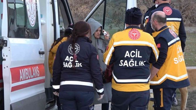 Kırıkkale’de hafif ticari araç ile otomobil çarpıştı