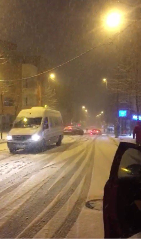 Şoförlerin ustalığı feci kazayı önledi