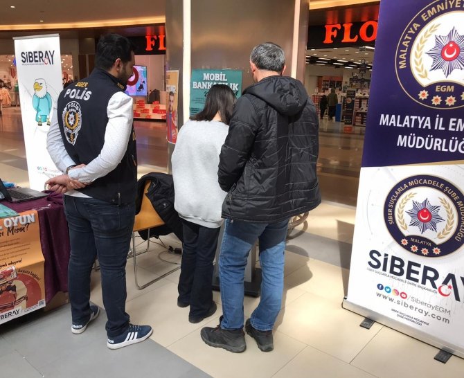 Gençlerin bilişim suçlarından uzak kalmaları için çabalıyorlar!