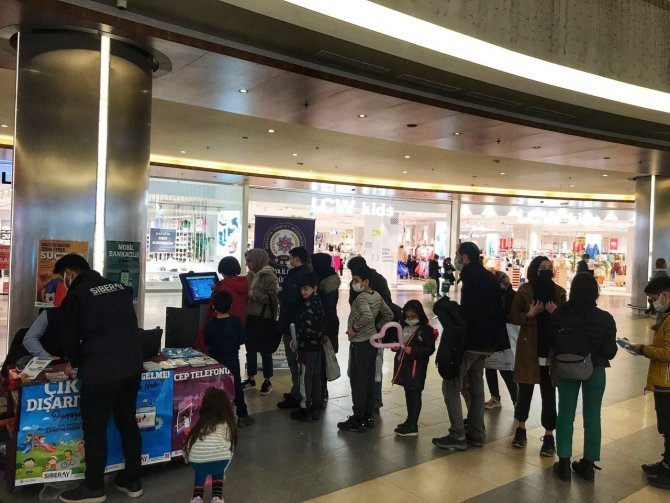 Gençlerin bilişim suçlarından uzak kalmaları için çabalıyorlar!