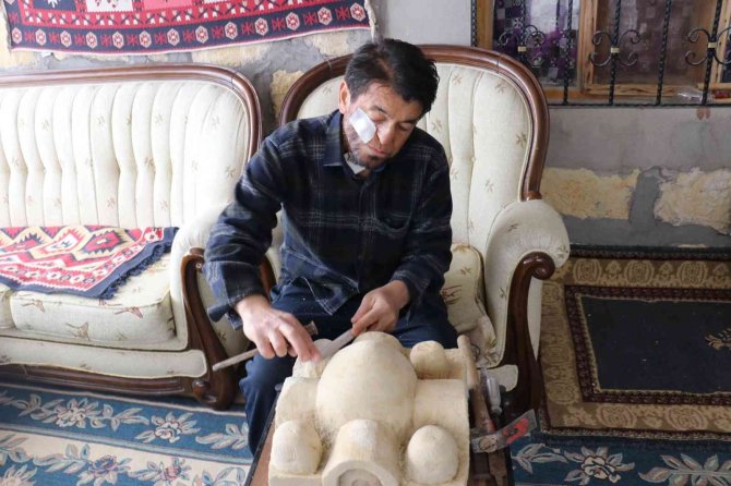 Kansere yakalandı, sanatla hayata tutundu