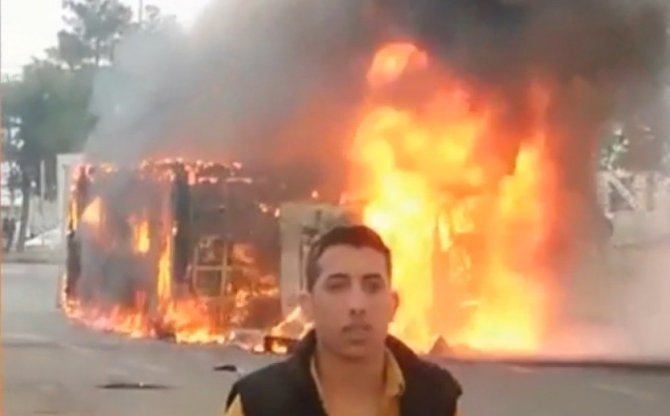 Şanlıurfa’da kaza yapan tır alev topuna döndü, yaralılar son anda kurtarıldı