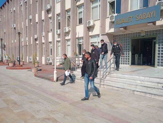 Eş zamanlı operasyonda 2 kilo uyuşturucu yakalandı