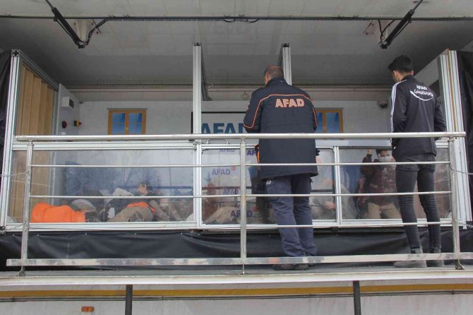 Gerçeği aratmayan 6.8 şiddetli deprem eğitimi