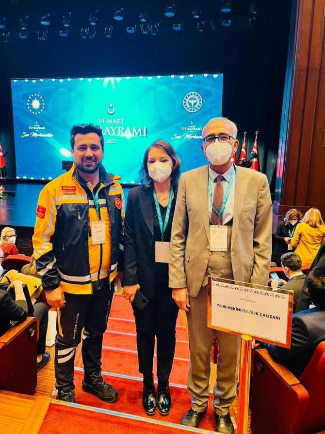 Hastayı sırtında taşımıştı hediyesini Cumhurbaşkanından aldı