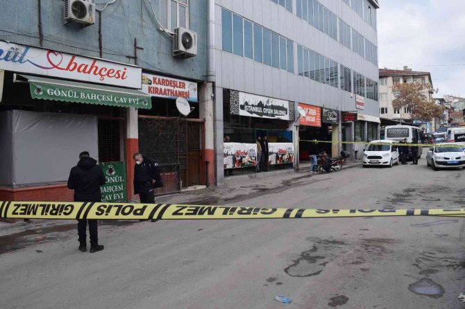 İki grubun silahlı kavgasında kurşunlar havada uçuştu