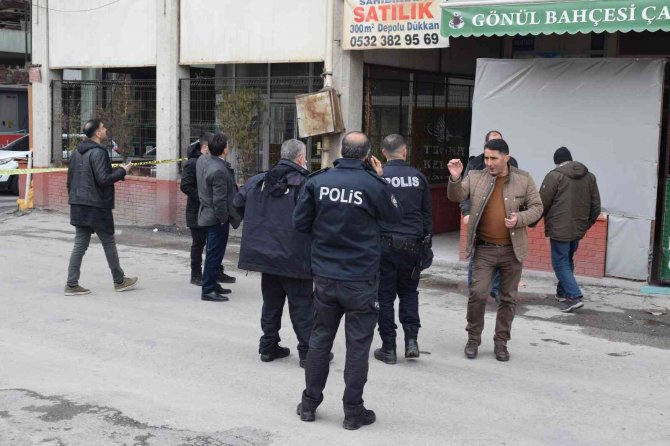 İki grubun silahlı kavgasında kurşunlar havada uçuştu