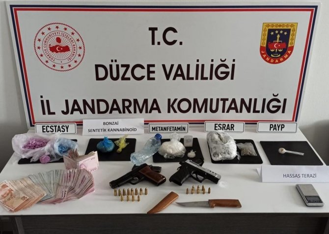 Uyuşturucu madde imalatçılarına şok baskın