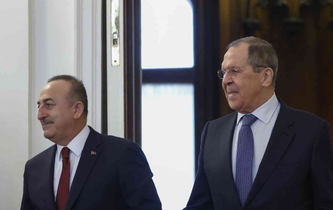 Bakan Çavuşoğlu,  Rus mevkidaşı Lavrov ile görüştü