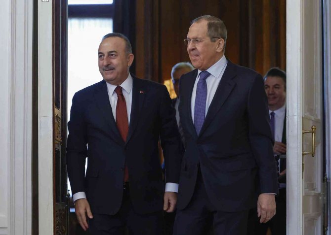 Bakan Çavuşoğlu,  Rus mevkidaşı Lavrov ile görüştü