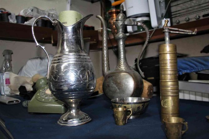 Hobi olarak başladı, terzi dükkânını müzeye çevirdi