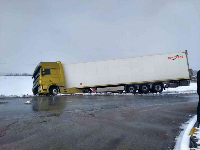 Kar yağışı kazaları beraberinde getirdi