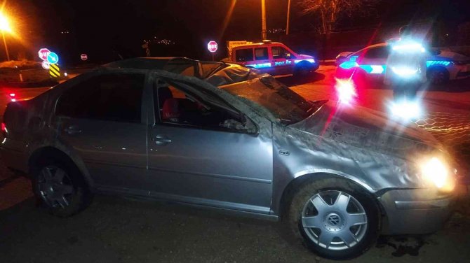 Refüje çarpan otomobil takla attı: 1 ölü