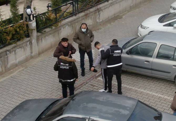 Aksaray’da KOM, NSM ve Asayiş ekipleri okul önlerinde kuş uçurmuyor