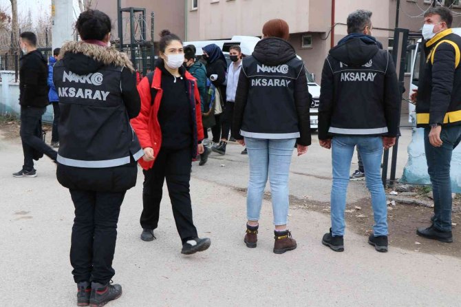 Aksaray’da KOM, NSM ve Asayiş ekipleri okul önlerinde kuş uçurmuyor