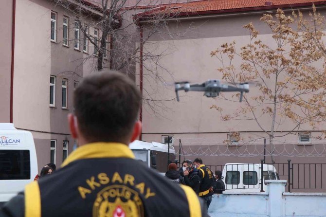 Aksaray’da KOM, NSM ve Asayiş ekipleri okul önlerinde kuş uçurmuyor