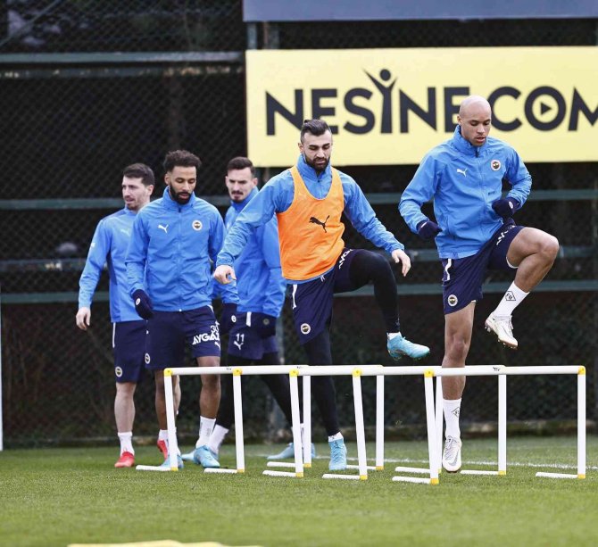Fenerbahçe’de Konyaspor maçı hazırlıkları sürüyor