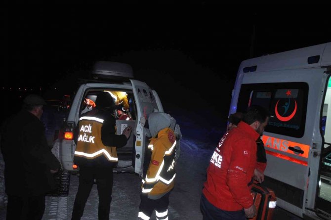 Kars’ta sağlık ekipleri hasta kadın için seferber oldu