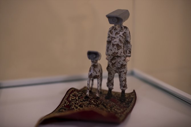 Korku ile umudu birleştiren sergi: "Belki Sonra"