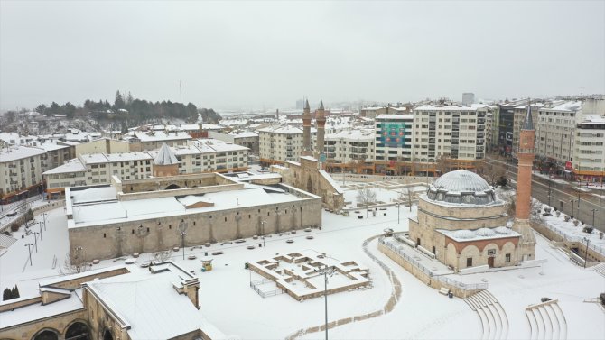 İç Anadolu'da kar yağışı devam ediyor