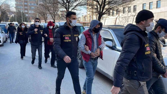 Eskişehir’deki fuhuş operasyonunda 4 tutuklama