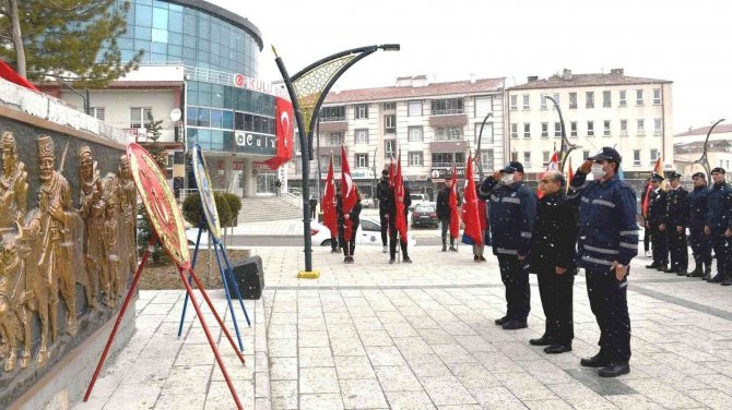 Kulu’da şehitler törenle anıldı