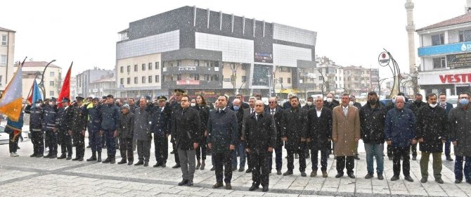 Kulu’da şehitler törenle anıldı