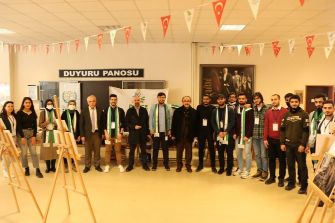 Suriyeli öğrenciler hayır çarşısı açtı