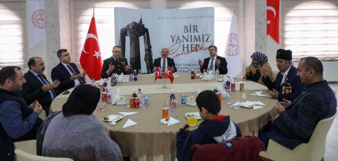 Vali Varol, şehit aileleri ve gaziler onuruna yemek verdi
