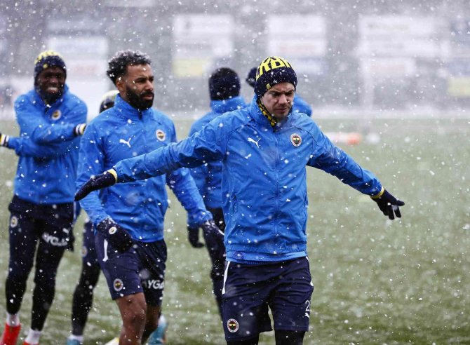 Fenerbahçe, Konyaspor maçı hazırlıklarını tamamladı