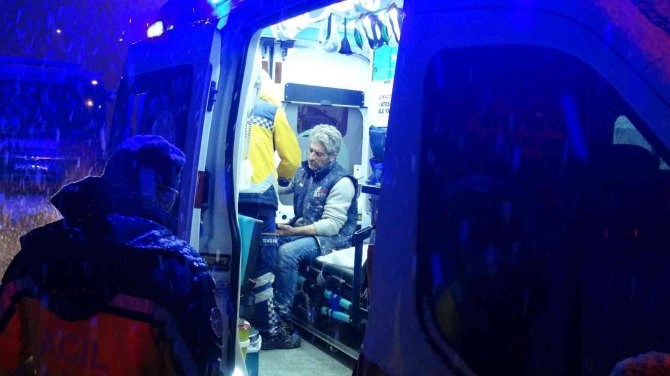 Şantiye bekçisinin kaldığı kulübe alevlere teslim oldu