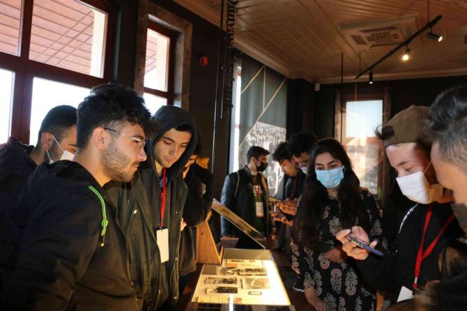 Afyonlu gençlere ’Anadoluyuz Biz’ projesi kapsamında Adnan Menderes, anlatıldı