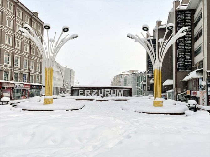 Doğu Anadolu'da ilkbaharda yoğun kar etkili oldu